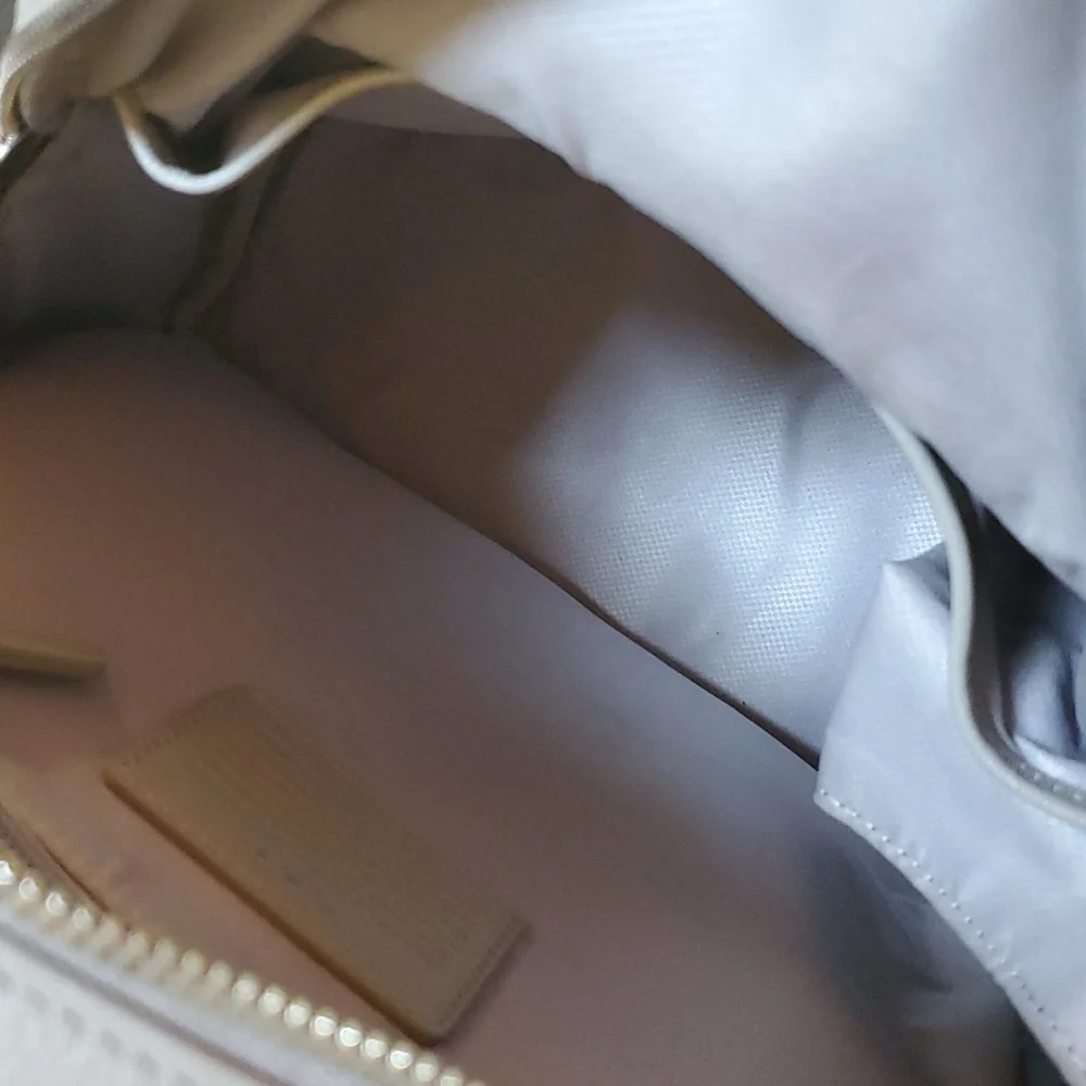 NWOT Tumi Voyageur Dori Fine Grain Cow Leather Backpack